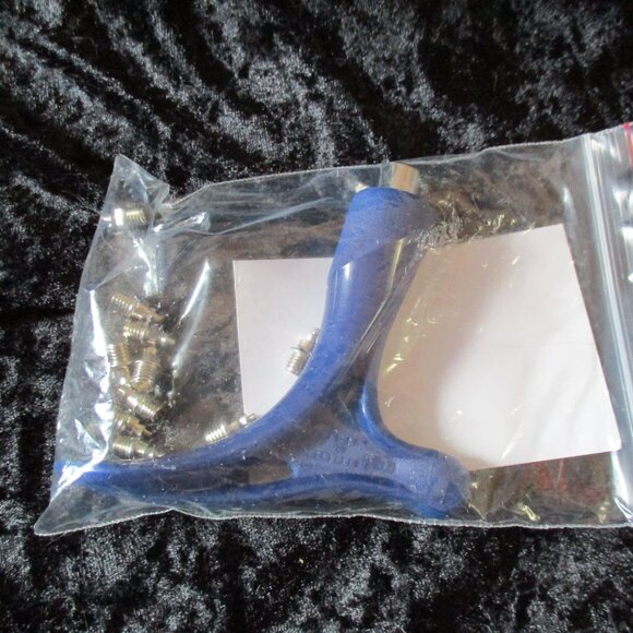 NIB Asics Cosmo Racer, Night Shade and Metal White Cleats-Sz. 10.5 Medium Width - Picture 3 of 4